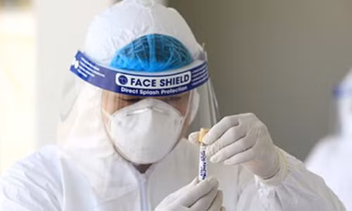 Muc do phuc tap cua ca nhiem COVID-19 trong cong dong o Ha Noi