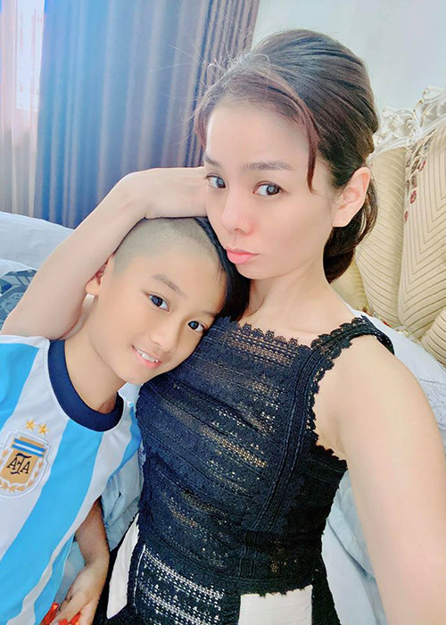 Lệ Quyên chia sẻ, cô từng ước có con gái nhưng nghĩ lại thấy con trai vẫn là cả thế giới đối với cô.