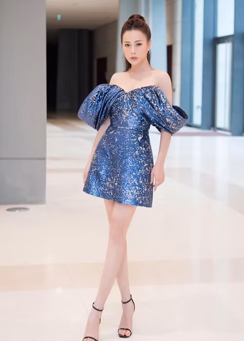 Phương Oanh từng nhờ đến phẫu thuật thẩm mỹ để có ngoại hình xinh đẹp hơn.