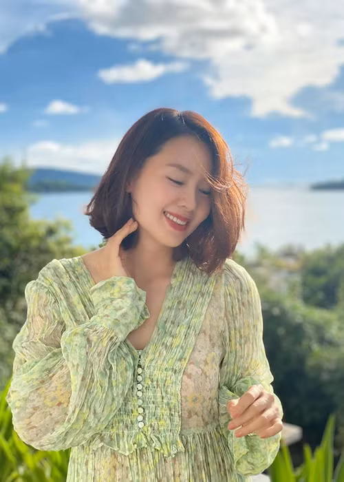 Hồng Diễm từng qua 2 lần sinh nở nhưng gợi cảm không kém Lã Thanh Huyền hay Phương Oanh.