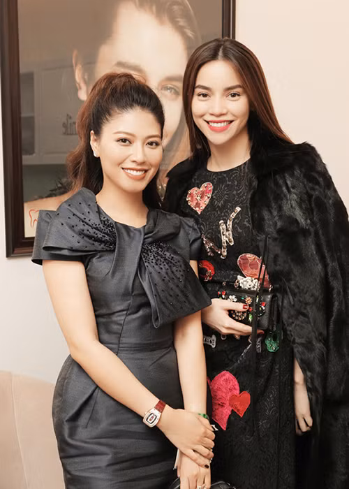 Về lý do từng không thích Hà Hồ, Ngọc Trinh cho biết: "Không phải vì tôi thấy một điểm xấu, đơn giản vì tôi chưa cảm thấy hài lòng khi một người như vậy được nổi tiếng và được công chúng yêu mến”. Ảnh: Đất Việt