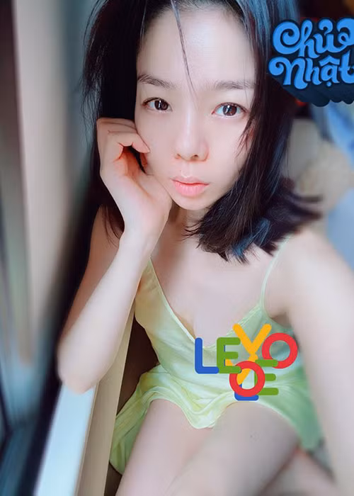 Lệ Quyên thường xuyên khoe gương mặt không son phấn vẫn tươi tắn.