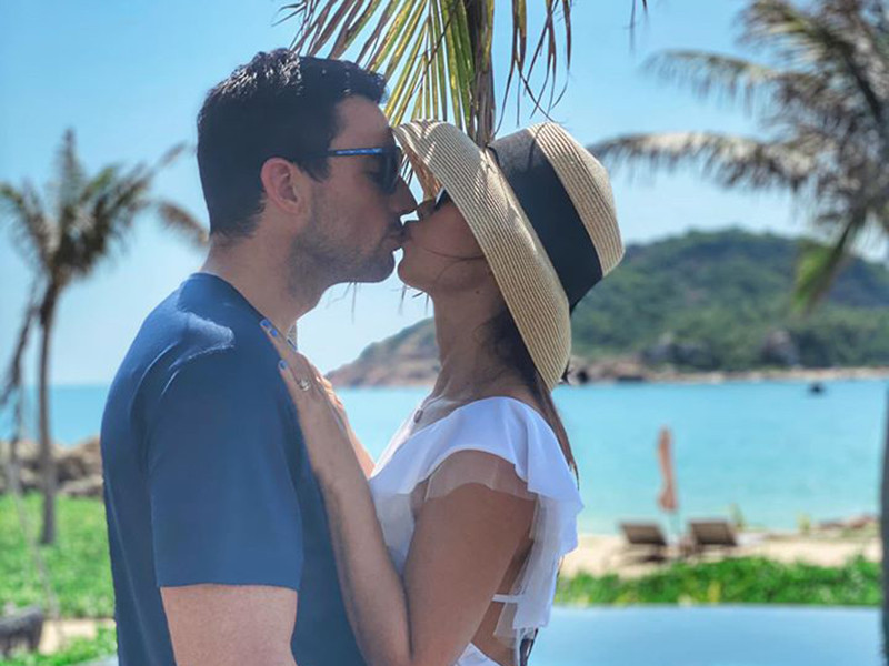 Cặp đôi đi du lịch để có những kỷ niệm đáng nhớ bên nhau.