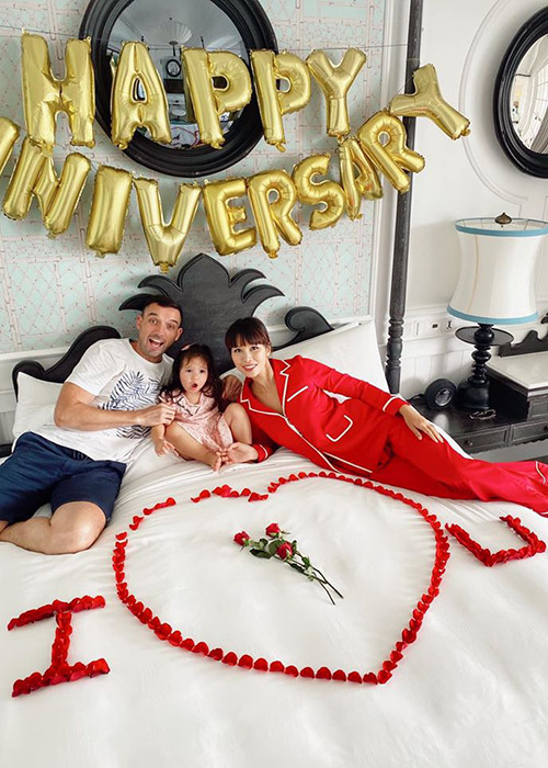 Bé Myla trở thành sợi dây kết nối tình cảm vợ chồng của Hà Anh và Oliver Dowden.