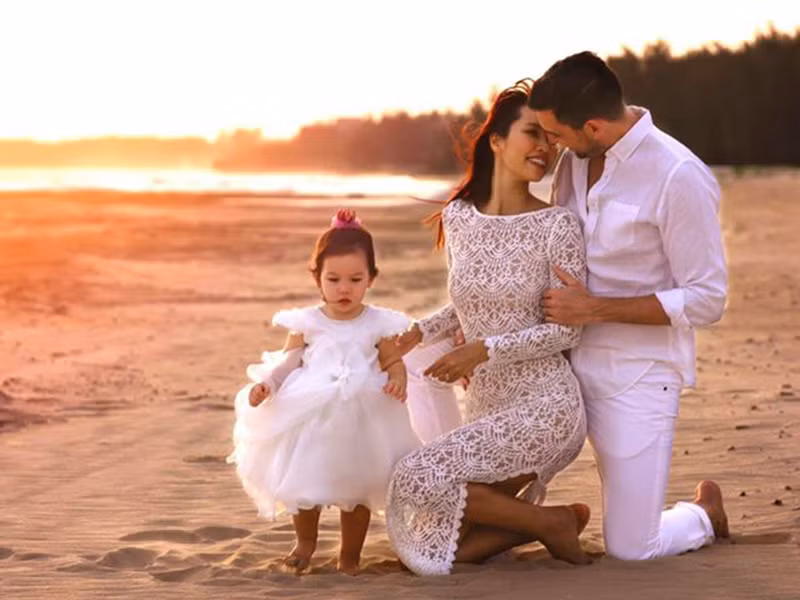 Tuy bận rộn với công việc và chăm sóc con, vợ chồng siêu mẫu vẫn không quên sắp xếp thời gian riêng tư bên nhau.