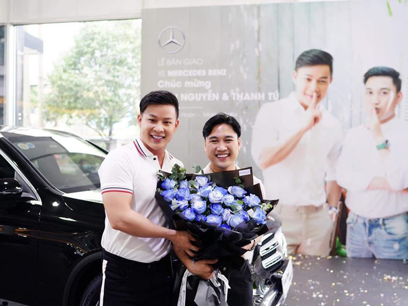 Bạn trai của Don Nguyễn cho biết, bản thân không thuộc tuýp người lãng mạn, ít tặng quà cho người yêu. Vì vậy, các năm trước, cả hai thường đi du lịch.