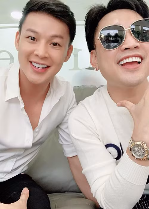 Mai Thanh Tú kém Don Nguyễn đến 8 tuổi, đang hoạt động nghệ thuật với vai trò MC, diễn viên.