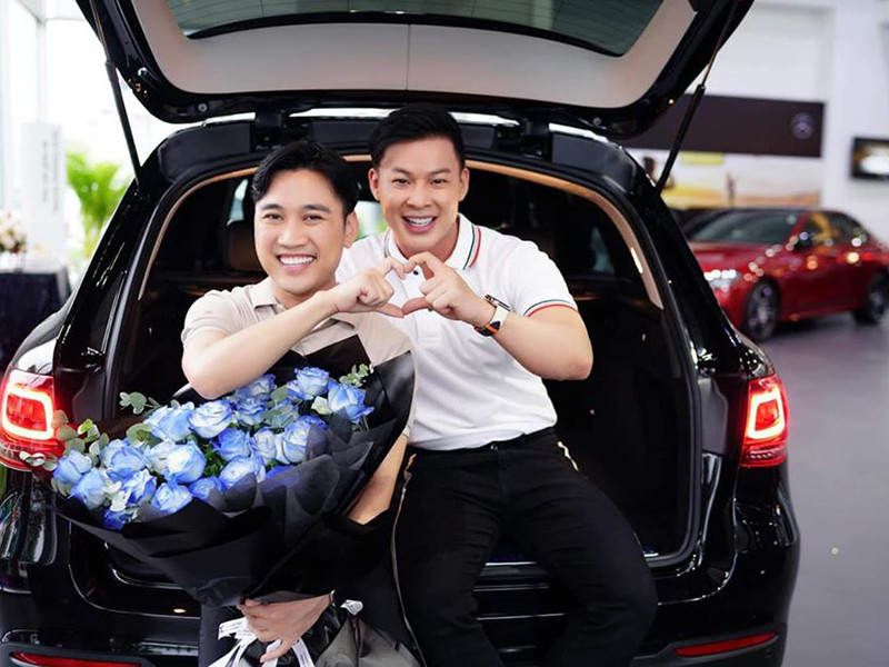 Tuy nhiên, trước nhân cột mốc 10 năm bên nhau, Mai Thanh Tú quyết định có một món quà đặc biệt dành cho Don Nguyễn.