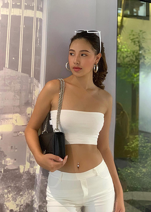 Nữ người mẫu đến từ Đà Lạt có gu thời trang ấn tượng.