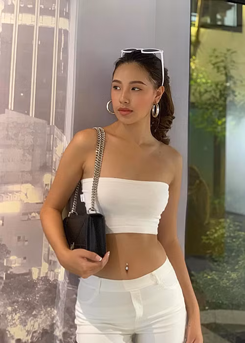 Nữ người mẫu đến từ Đà Lạt có gu thời trang ấn tượng.