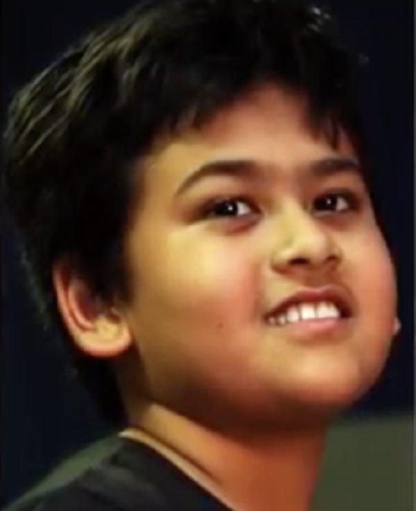 Hai giờ sau khi cất cánh, chiếc máy bay chở khách của chuyến bay MH17 đã bị phiến quân Ukraine sử dụng tên lửa do Nga sản xuất bắn trúng và rơi xuống miền Đông Ukraine, nơi đang bị chiến tranh tàn phá. 298 hành khách và phi hành đoàn trên máy bay đã thiệt mạng. Tai nạn kinh hoàng này càng khiến nhiều người cho rằng cậu bé Miguel có thể đã linh cảm được trước cái chết của mình.