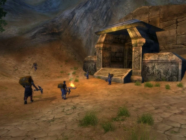 Lăng mộ Trung Quốc chôn cất những nhân vật quyền lực và giàu có trong xã hội phong kiến thường có nhiều đồ tùy táng quý giá. Để bảo vệ lăng mộ, người xưa thiết kế nhiều cạm bẫy nguy hiểm khiến mộ tặc vào không thể ra.