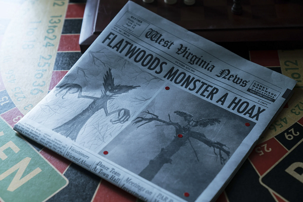 Sau sự cố ngày 12 tháng 9, một cảnh tượng bí ẩn khác đã được ghi lại ở Flatwoods. Theo câu chuyện đó, Edith và George Snitowsky cùng với cậu con trai 18 tháng tuổi của họ đang đi qua vùng nông thôn giữa Braxton và Clay County. Đột nhiên, xe của họ dừng lại. Snitowsky cố khởi động xe nhưng mọi nỗ lực của ông đều vô ích. Vì trời đã về đêm nên con đường hoàn toàn vắng vẻ.