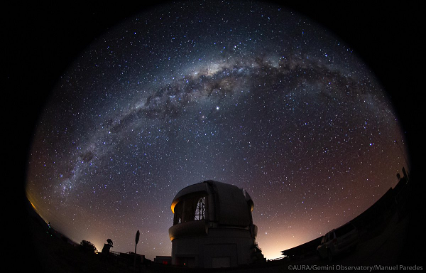 Sau khi tiền sao lớn lên, nó bắt đầu tạo ra gió sao mạnh và vật chất rơi vào tiền sao bắt đầu tương tác với từ trường của chính nó, thổi vào không gian những tia plasma cực mạnh, chính là cơ chế tạo ra cấu trúc cánh bướm giữa vũ trụ.