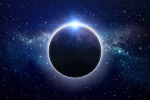 Tuy nhiên theo quan sát của các nhà khoa học, nó lại có khối lượng gấp 15 lần Sao Mộc, trong khi một trong những tiêu chuẩn để phân biệt giữa hành tinh và sao lùn nâu là khối lượng gấp 13 lần Sao Mộc.