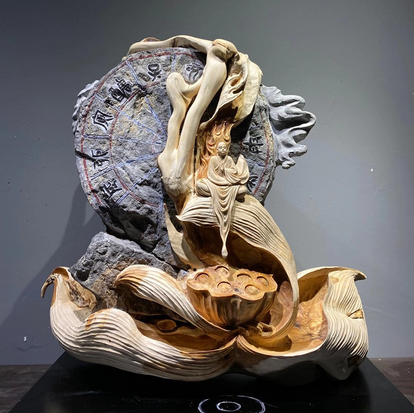 Ở Nhật Bản người ta ví mùi hương của cây gỗ nhai bách như là một loại vitamin trong không khí, có tác dụng chữa chứng bệnh mất ngủ, gia tăng lượng oxi trong máu giúp khoan khoái, dễ chịu.