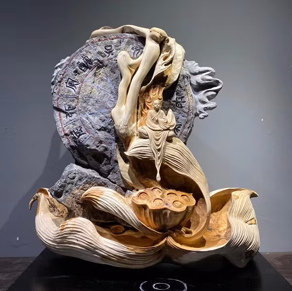 Ở Nhật Bản người ta ví mùi hương của cây gỗ nhai bách như là một loại vitamin trong không khí, có tác dụng chữa chứng bệnh mất ngủ, gia tăng lượng oxi trong máu giúp khoan khoái, dễ chịu.