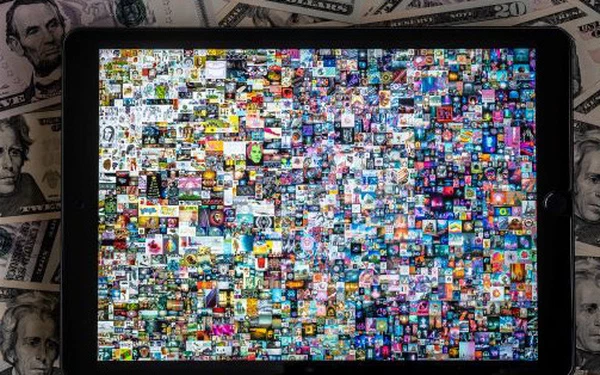 Tuy nhiên, trang The Guardian cũng cảnh báo người dùng nên cân nhắc trước khi bán hoặc mua NFT, đặc biệt là phí nền tảng có thể lên đến hàng trăm USD bên cạnh khả năng lừa đảo và mất giá. Bên cạnh ranh giới giữa quyền sở hữu tác phẩm và quyền sở hữu blockchain gắn với chúng cũng khá mờ nhạt.