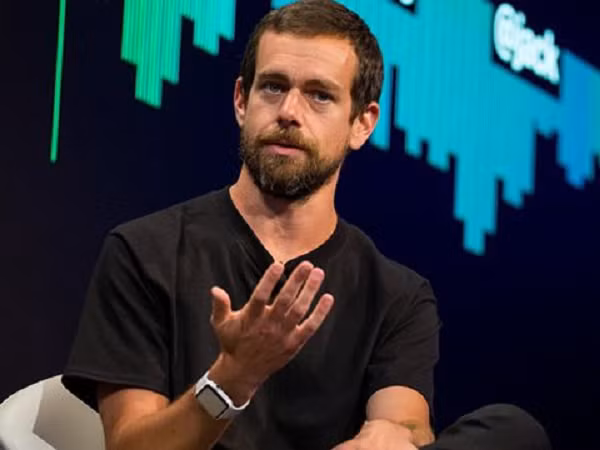 Vì vậy, The Guardian dự đoán trong năm 2022 nhiều khả năng Dorsey sẽ thành lập công ty con liên quan đến blockchain. Ngoài ra, có thể công ty có sự tham gia của Peter Thiel, đồng sáng lập PayPal với vai trò nhà đầu tư.