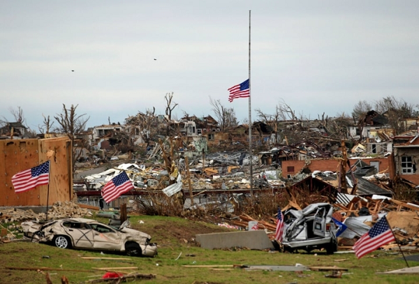 Vào ngày 22/5/2011, một cơn lốc xoáy với tốc độ gió vượt quá 320km/h thảm khốc quét qua Joplin ở Missouri, phá hủy hầu hết mọi thứ trên đường đi của nó. Nó đã gây ra cái chết của 158 người và hơn 1.000 người bị thương. Cơn lốc xoáy được coi là gây chết người nhiều nhất kể từ khi Mỹ bắt đầu ghi chép thiệt hại của các cơn bão vào năm 1950.