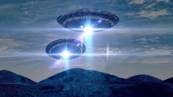 Các nhà khoa học đã đưa ra một số phương thức người ngoài hành tinh có thể sử dụng để di chuyển trong vũ trụ. Đầu tiên là phương thức dịch chuyển Alcubierre được đặt tên theo nhà vật lý, Tiến sĩ Miguel Alcubierre.