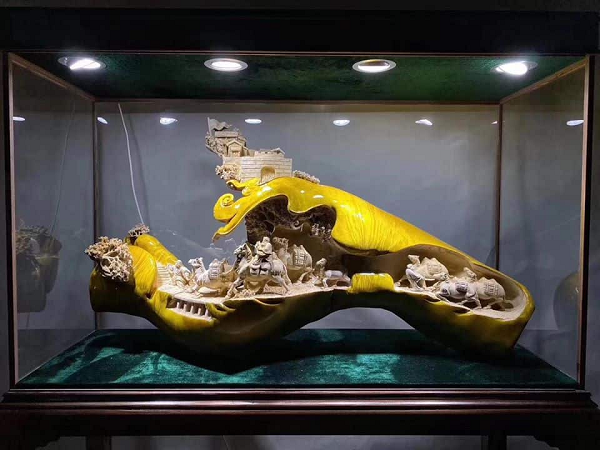 Sau đó bị chôn vùi dưới bùn và dưới tác động của vi khuẩn vi sinh vật trong điều kiện thiếu oxy, áp suất cao mà các bon hóa lâu ngày thành "than hóa mộc".