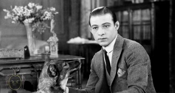 Dưới sự thôi miên của tiến sĩ Mordes, Alan Lee nhớ lại kiếp trước của mình, khi đó ông là Pha-ra-ông Kalikrates, vị Pha-ra-ông của Ai Cập cổ đại, người đã cai trị Ai Cập cổ đại từ năm 344 đến năm 341 trước Công nguyên.