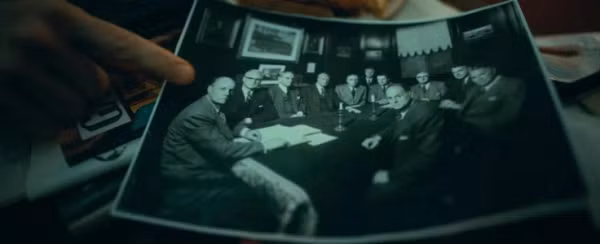 Theo TS. Burisch, thông tin về cách làm ra chúng đến từ những bảng chữ viết của người Sumer. Chúng được dùng để giao tiếp với những nền văn minh ngoài hành tinh khác. Chúng ta có thể dùng chúng để truy nhập vào một hố sâu để du hành đến những vì sao khác, dịch chuyển tức thời con người và vật chất từ nơi này đến nơi khác.