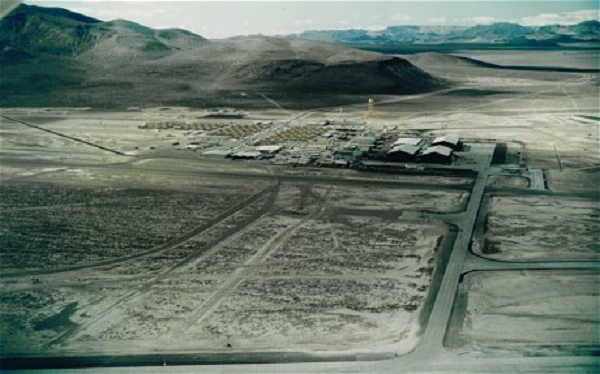 Theo Burisch, chúng ta đã có những quan điểm sai lầm về người ngoài hành tinh. “Alien” là những sinh vật đến từ hành tinh khác, còn “extraterrestrial” là con người trong tương lai và họ du hành ngược thời gian để giải quyết các vấn đề nào đó, họ đến từ Trái Đất.