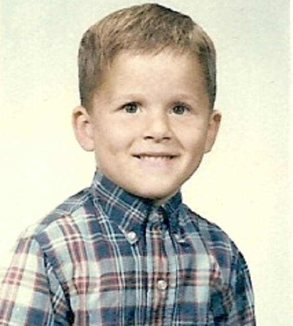 Có những người thực sự tuyên bố họ đã quay ngược trở về quá khứ. Người này là luật sư nổi tiếng ở Seattle, ông Andrew Basiago, ông cũng từng tham gia tranh cử tổng thống Mỹ năm 2016.