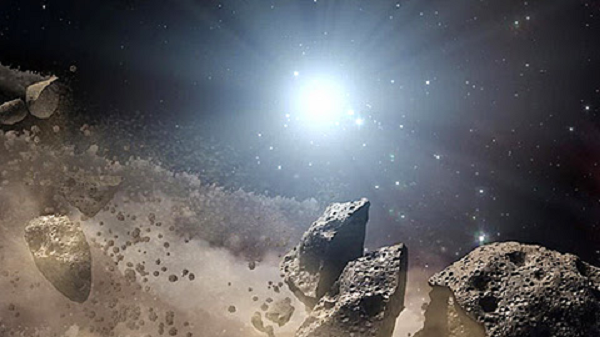 Hầu hết khối lượng suy sụp tích tụ ở trung tâm, tạo nên Mặt Trời, trong khi phần còn lại dẹt ra hình thành một đĩa đám mây bụi tiền hành tinh tiến hóa dần thành các hành tinh, mặt trăng, tiểu hành tinh và các tiểu thiên thể khác trong Hệ Mặt trời.