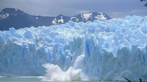 Đây là loại băng vĩnh cửu đặc trưng của vùng Siberia, được đặt tên Yedoma. Theo nhóm nghiên cứu dẫn đầu bởi nhà khoa học môi trường Maija Marushchak từ Đại học Đông Phần Lan, hàm lượng băng cao của Yedoma khiến nó dễ bị tan đột ngột và sụp đổ.