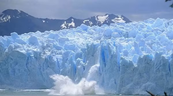 Đây là loại băng vĩnh cửu đặc trưng của vùng Siberia, được đặt tên Yedoma. Theo nhóm nghiên cứu dẫn đầu bởi nhà khoa học môi trường Maija Marushchak từ Đại học Đông Phần Lan, hàm lượng băng cao của Yedoma khiến nó dễ bị tan đột ngột và sụp đổ.