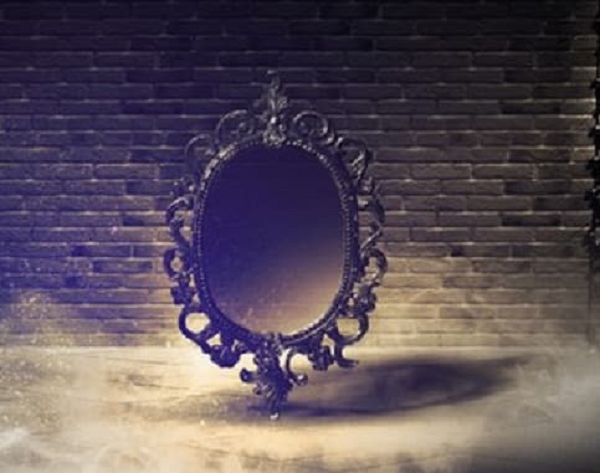 Sau cái chết của ông, chiếc gương vẫn được coi là một sản phẩm hoàn thiện và đem ra bày bán. Nạn nhân xấu số ngay sau đó không ai khác chính là người chủ đầu tiên của chiếc gương. Anh là chủ cửa hàng bột mì Tesemer ở thành phố cảng Marseille, anh mua chiếc gương này làm quà sinh nhật cho vợ.