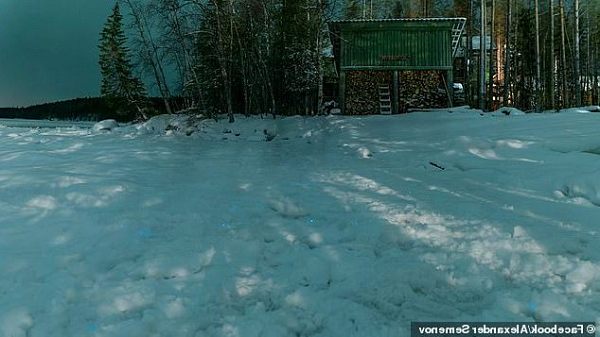 Copepods là loài giáp xác cực nhỏ chỉ dài vài mm, có kích thước bằng vài hạt cát xếp liên tiếp nhau. Đó là một số loài động vật chân đốt, mệnh danh là bọ biển, những sinh vật nhỏ thường sinh sống ở độ sâu lên đến 91 mét dưới đại dương.