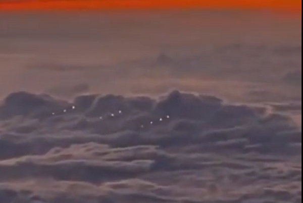 Phi công chia sẻ rằng đây không phải lần đầu tiên họ phát hiện ra vật thể lạ bay ở khu vực này nhưng lần này hình ảnh thu được rất rõ nét.