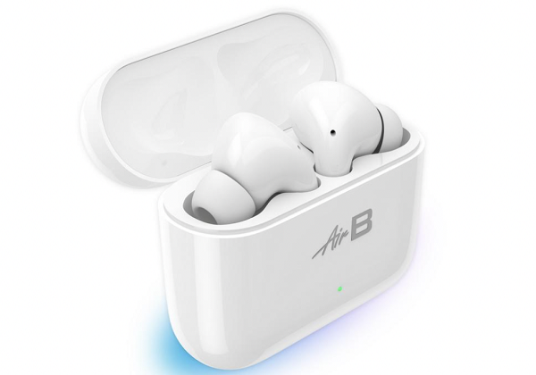 Sau đó, ông còn "bắt lỗi" hàng loạt reviewer và chỉ ra những sai sót của họ trong quá trình đánh giá sản phẩm. "Quả nhiên mọi sự thật, góc khuất của giới "reviewer" đã phơi bày rõ ràng hơn bao giờ hết. Các bạn có thể dễ dàng nhận thấy qua sự kiện ra mắt tai nghe True wireless AirB của Bkav vừa qua...