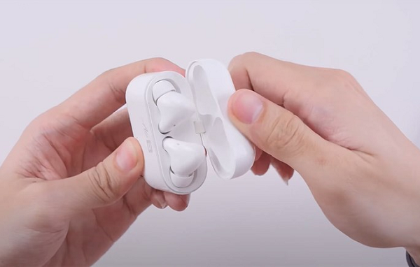 CEO Bkav cho biết đây cũng là lí do công ty dừng hợp tác với các reviewer kể từ năm nay. Ngoài ra, ông cũng khẳng định cũng không cần phải trả tiền cho các reviewer này do các sản phẩm của hãng có lượng theo dõi lớn, gấp vài lần các sản phẩm đến từ hãng khác.