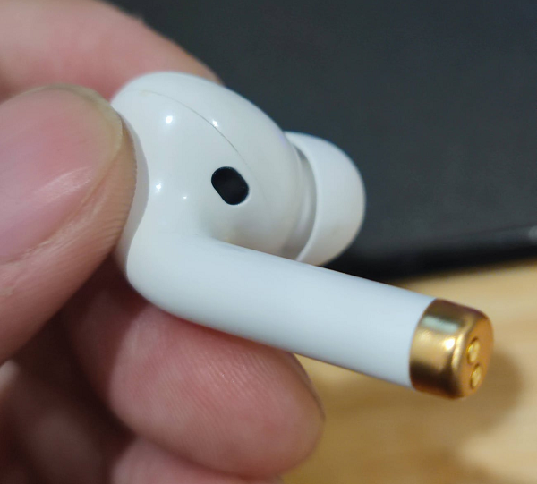 Cuối bài đăng, ông Nguyễn Tử Quảng cho biết mình sẽ trực tiếp chia sẻ công việc của đội ngũ kỹ sư Bkav vì ông cho rằng không có nhiều người đủ kiến thức và thấu hiểu quá trình nghiên cứu và sản xuất sản phẩm của công ty. Mời các bạn xem video: Bkav ra mắt Bphone thế hệ thứ 4 trên VTC