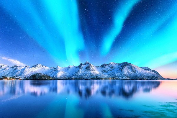 Một “lỗ hổng hình phễu” được phát hiện tại một điểm ở Bắc Cực giống như một khoảng không kỳ lạ gây nhiễu tín hiệu vô tuyến và định vị GPS trong khu vực. 