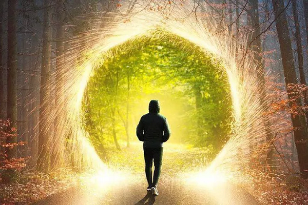 Cornelio được đưa đến các nhà tâm lý, bác sĩ, chuyên gia sức khỏe tâm thần để khám nhưng họ đều xác nhận cậu trong trạng thái bình thường. Sau cùng, người nhà đưa cậu đến một trung tâm chăm sóc sức khỏe tâm thần. Ở đây, Cornelio tỏ ra mất kiểm soát và luôn phá rối, nên lại phải đưa cậu về nhà.