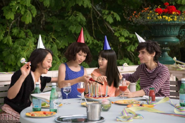 Nghệ sĩ kiêm designer Hasegawa đã đưa ra ý tưởng giúp các cặp đồng tính sinh con có chung DNA của cả bố và mẹ thông qua dự án thiết kế "Tôi có thể có con", được tạo ra khi Hasegawa làm việc tại MIT.