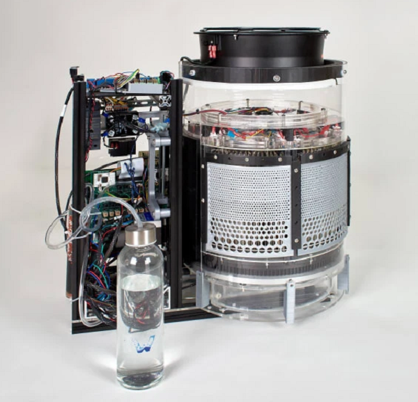 Water Harvester có thể sản xuất đủ nước cho khoảng 2-3 người lớn. Đây là một phát minh có tiềm năng cứu sống những người đang phải đối mặt với hạn hán. Theo Berkeley News, Waha có kế hoạch thiết kế một chiếc máy đủ công suất để cung cấp nước cho cả một ngôi làng.