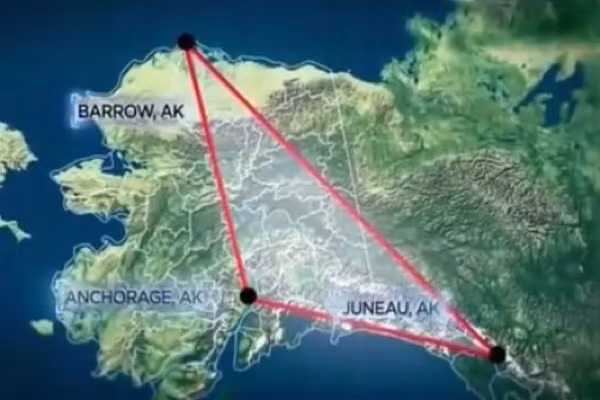 Vùng đất bí ẩn này trở thành điểm đến hấp dẫn người ưa mạo hiểm, thích khám phá những cánh rừng rậm rạp, các đỉnh núi kỳ vĩ... Tuy nhiên, nơi đây cũng xảy ra những vụ mất tích nổi tiếng thế giới.