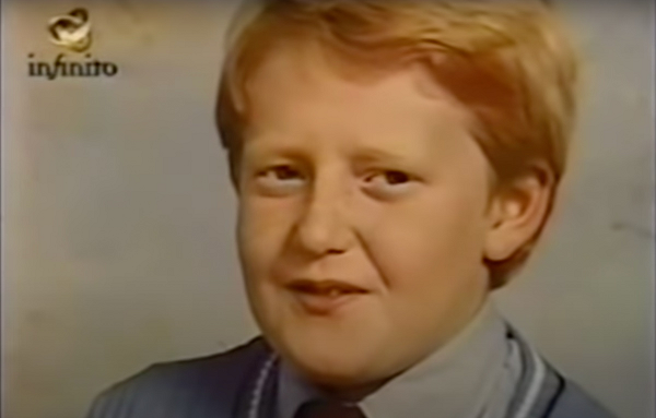 Ngay từ khi còn nhỏ, Edon thường xuyên mơ thấy cảnh từ kiếp trước của mình là hình ảnh máy bay bị rơi và chân bị đứt gãy, máu, máu không ngừng chảy... Khi mẹ cậu an ủi chỉ là giấc mơ, Edon đã khẳng định “Đó là sự thật, con đã chết như thế”.