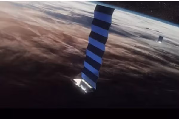 Khi toàn bộ hệ thống vệ tinh Starlink được đưa lên quỹ đạo, dịch vụ này sẽ cung cấp "phạm vi phủ sóng gần như toàn cầu đến những nơi có dân cư". Còn ở thời điểm hiện tại, chỉ những người dùng được chọn ở Bắc Mỹ mới có thể sử dụng Starlink.