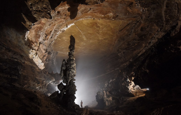 Cấu trúc phức tạp của cụm hang động này khiến các nhà khoa học phải gọi nó với cái tên là "Bảo tàng hang động tự nhiên Karst" với các hố nước và hố khô cùng tồn tại ở độ sâu hơn 550 mét.