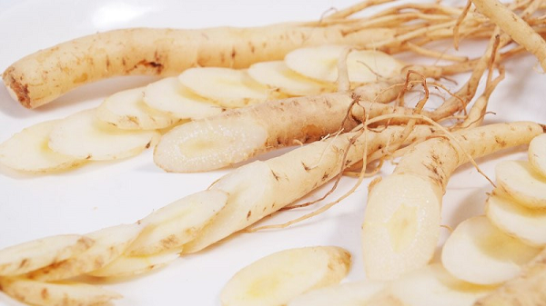 Nhân sâm bổ sung nguồn năng lượng dồi dào cho cơ thể, giúp bệnh nhân ốm yếu và những người hoạt động thể chất nhanh chóng phục hồi sức khỏe.