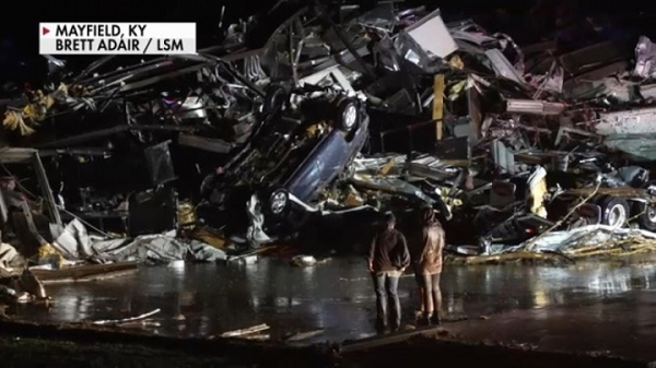 Trận lốc xoáy kinh hoàng ngày 10-12/2021 có thể lọt vào top 10 thảm họa chết chóc nhất lịch sử Mỹ trong gần 200 năm qua. Thời điểm nó xuất hiện cũng khá bất thường.