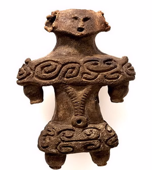 Có lẽ người xưa tin rằng có thể chuyển bệnh tật hoặc những điều không may sang Dogu, rồi đập vỡ bức tượng đi thì sẽ khỏi bệnh hoặc làm tan biến những điều bất hạnh khác.